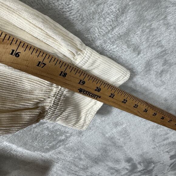 Levi's NEW Shirt Shacket Womens Large Cream Corduroy Relaxed Fit Button Up Logo - Picture 11 of 14